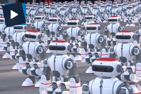 Dans eden robotlar dünya rekoru kırdı!