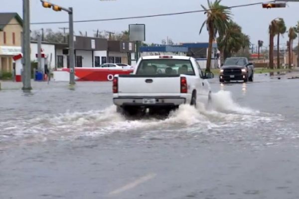 Kasırga Houston'da can aldı