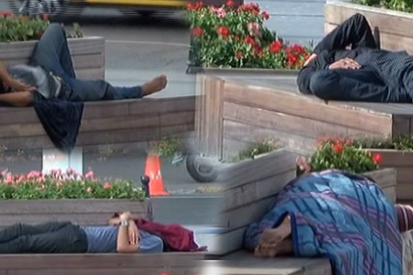Taksim Meydanı'nı yatakhaneye çevirdiler