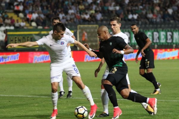 Akhisar 10 kişiyle kazandı! 2-1