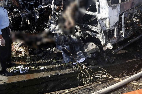 Afganistan'da saldırı: 13 ölü, 19 yaralı