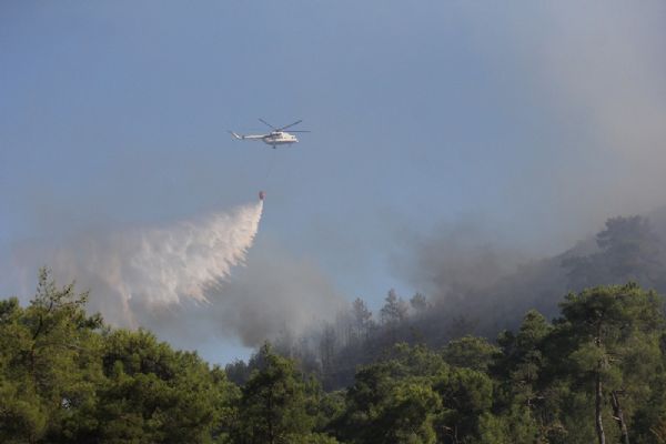 Antalya'daki orman yangını kontrol altında