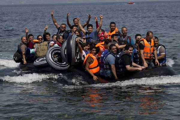 Yunanistan'dan Türkiye'ye 'göçmen' suçlaması