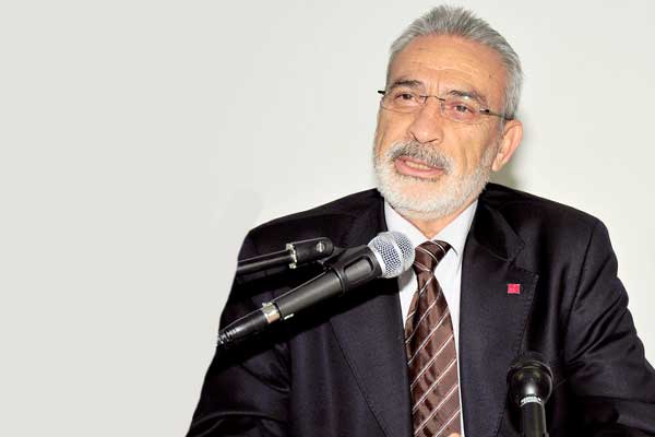 İsmet Özel: Başörtülü kızlar felsefe bilmeli