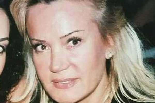 Filiz Aker soyadını değiştirmiş