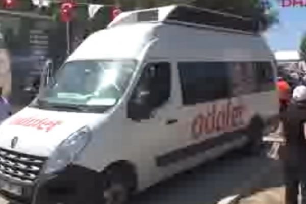 CHP'nin 'Adalet Kurultayı' alanında anonslu alkol uyarısı