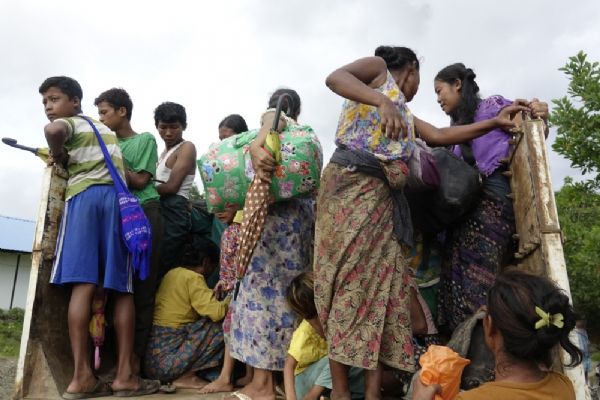 Arakan'da katliam sürüyor