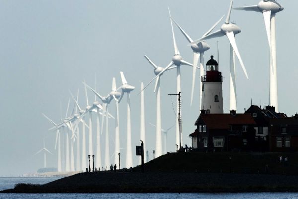 'Tüm dünya enerjisini yenilebilir kaynaklardan sağlayabilir'