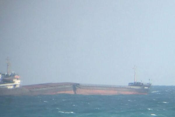 Kilyos açıklarında geminin bölünme anı kamerada