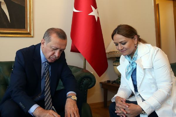 Cumhurbaşkanı Recep Tayyip Erdoğan'dan KADEM'e kurban bağışı