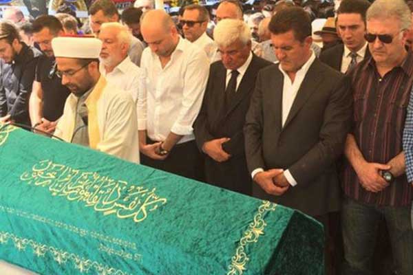 Vatan Şaşmaz toprağa veriliyor