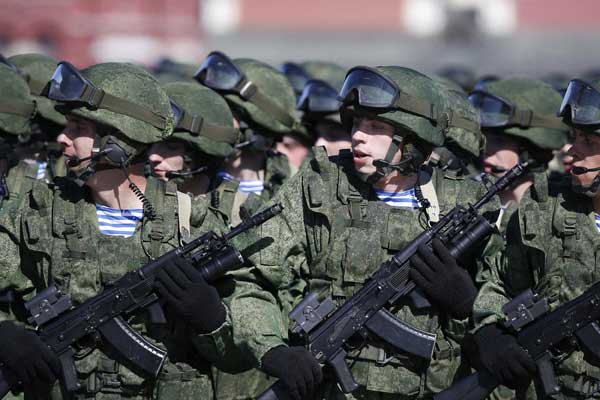 Rusya: Belarus'a yaklaşık 13000 asker göndereceğiz