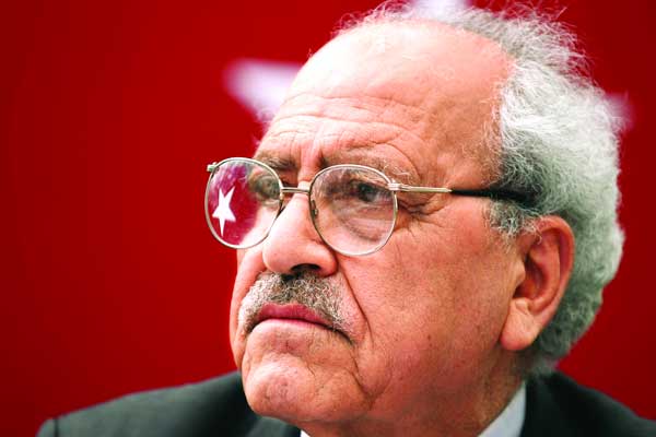 Sezai Karakoç’un bayramlaşma programı