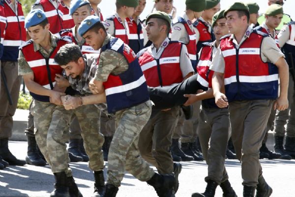 Cumhurbaşkanı Erdoğan'a yönelik suikast timi davasında salon karıştı