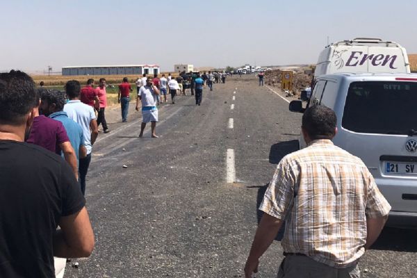 Diyarbakır'da askeri aracın geçişinde patlama