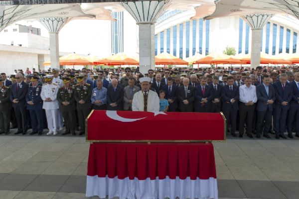 Ankara şehidini son yolculuğuna uğurladı
