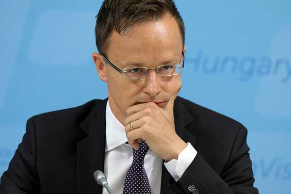 Macaristan'dan Polonya'ya destek