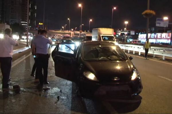 Makas yapan araç takla attı