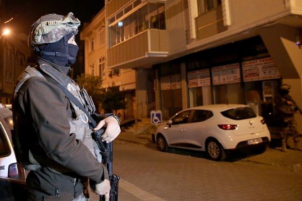 İstanbul'da terör operasyonu: 6 kişi gözaltına alındı