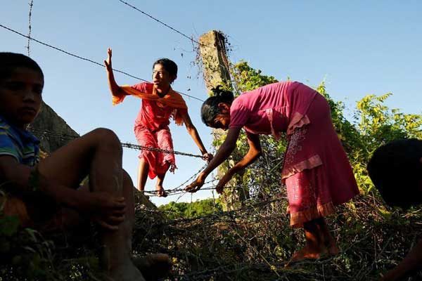 18 bin Arakanlı Müslüman Bangladeş'e geçiş yaptı
