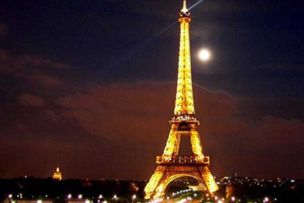 Eyfel'in ışığı 10 Ekim'e kadar sönecek