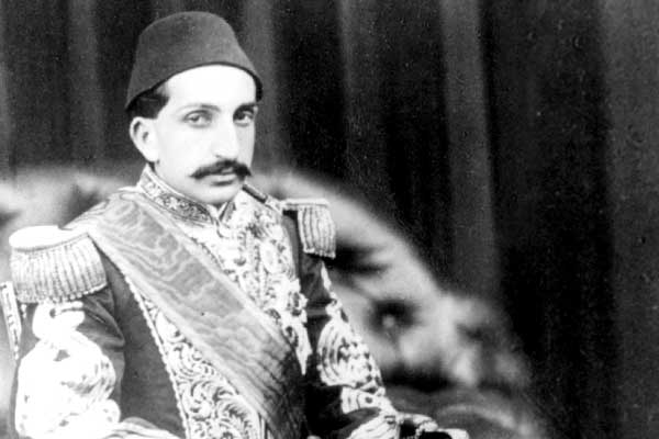 Abdülhamid’i yermek için bu çaba niye?