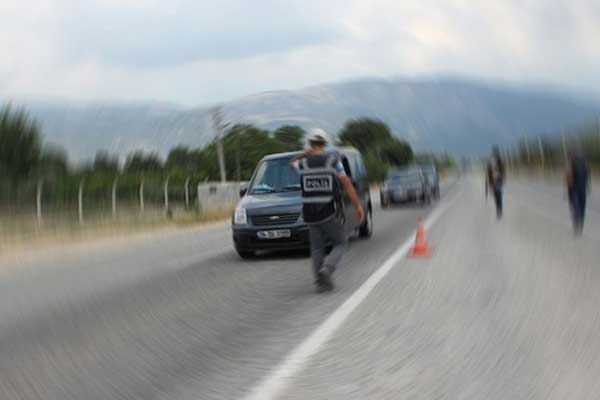 FETÖ'den aranan isim yol kontrolünde yakalandı