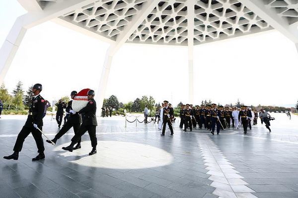 Orgeneral Hulusi Akar Devlet Mezarlığı'nı ziyaret etti