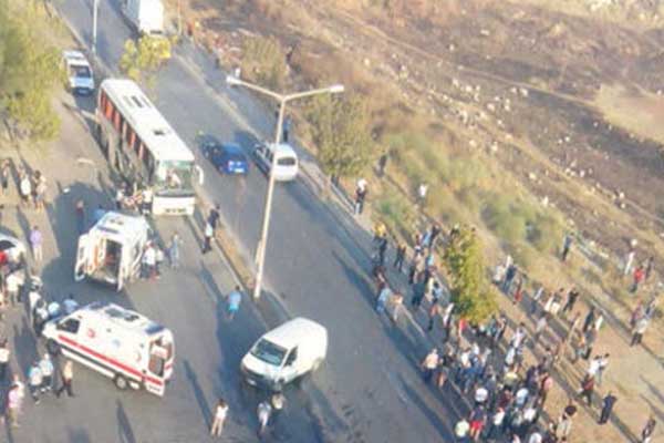 İzmir'de servis aracında patlama