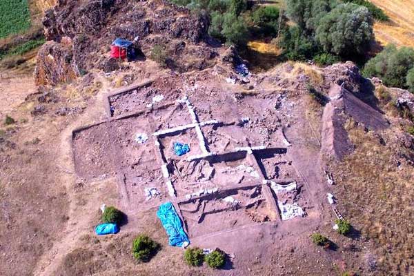 8 bin yıllık boya atölyeleri bulundu