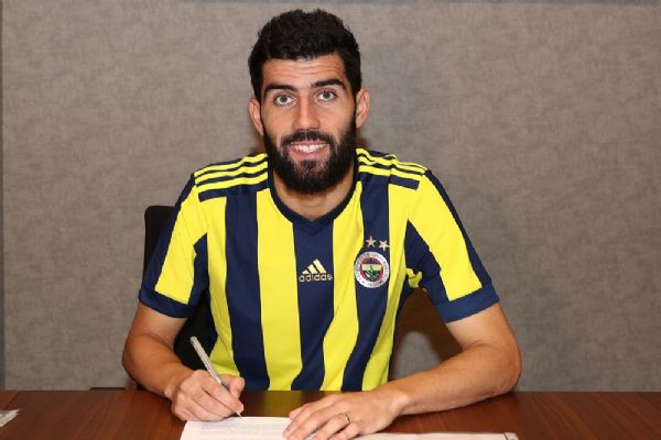 Luis Neto Fenerbahçe'ye imzayı attı