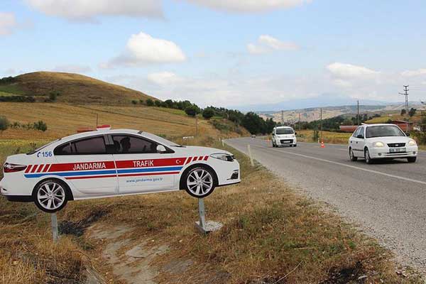 Jandarma'dan maketli yol denetimi