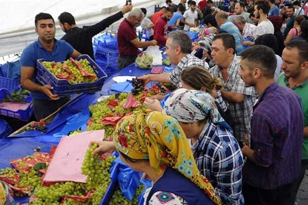 Bedava semt pazarı sevindirdi