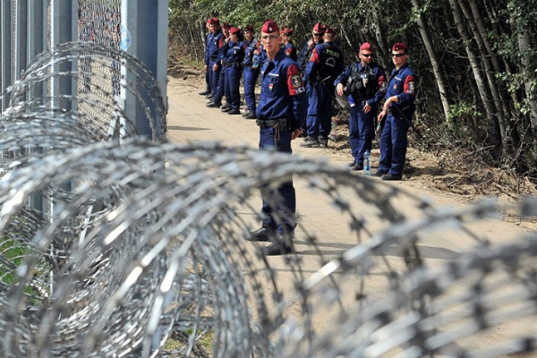 Macaristan göçmenler için çektiği telin parasını AB'den istiyor