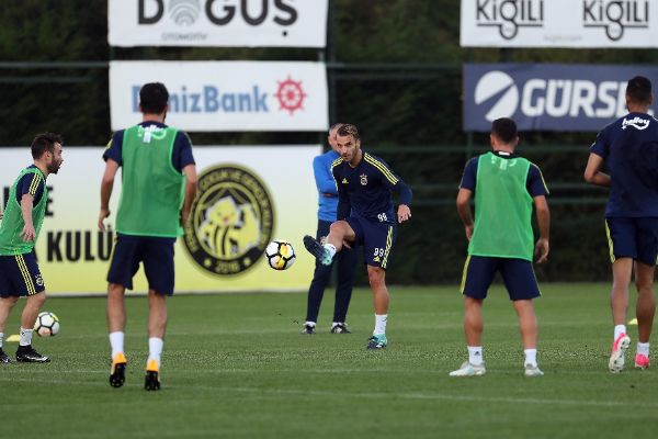 Fenerbahçe 13 eksikle çalıştı