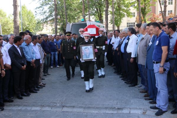 Şehit korucu son yolculuğuna uğurlandı