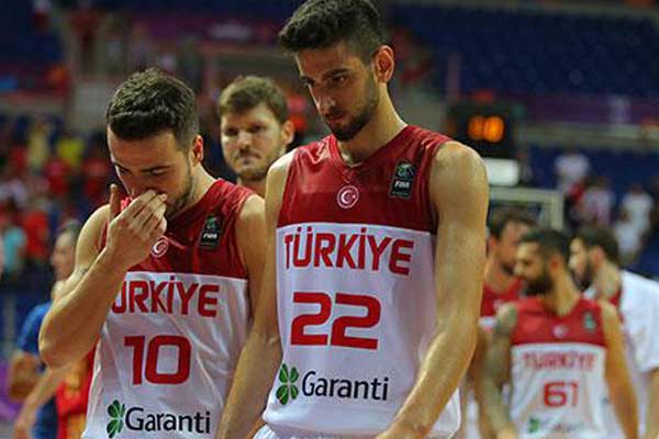 12 Dev Adam Rusya'ya yenildi