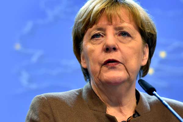 Merkel: Türkiye ile ilişkilerimiz gözden geçirilmeli