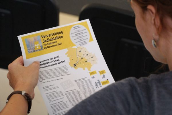 Almanya'da halka iyot hapları dağıtılıyor