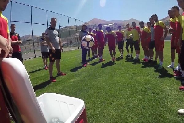 Göztepe'den 12 Dev Adam'a destek mesajı