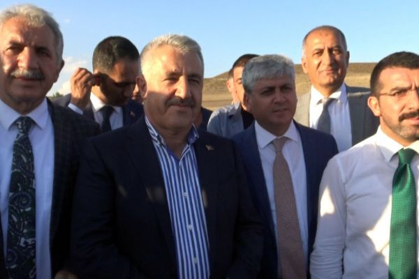 Bakan Arslan'dan yerli baz istasyonu 'ULAK' müjdesi