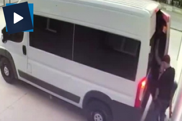 Alarm sesini duyan hırsızlar böyle panik yaşadı