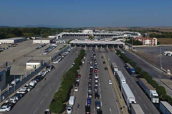 Kapıkule sınır kapısında yoğunluk