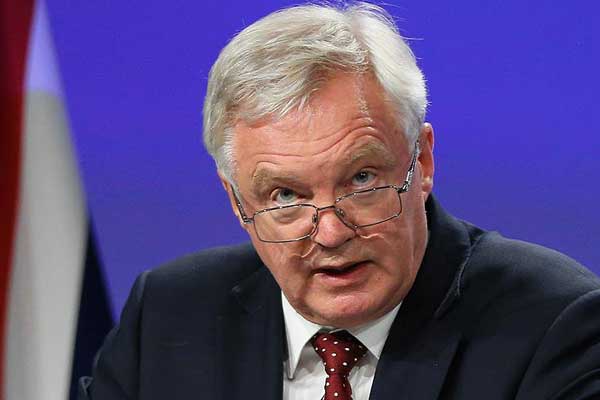 İngiltere'den AB'ye tepki: zamana oynuyorlar