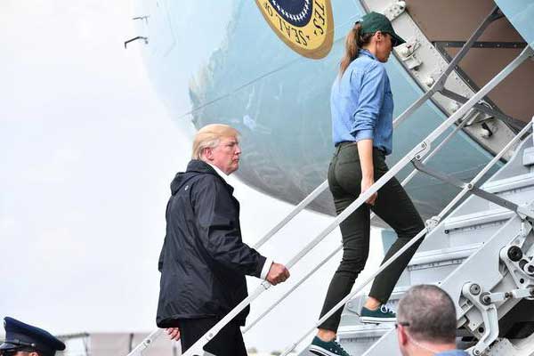 First Lady yine ayakkabılarıyla gündemde