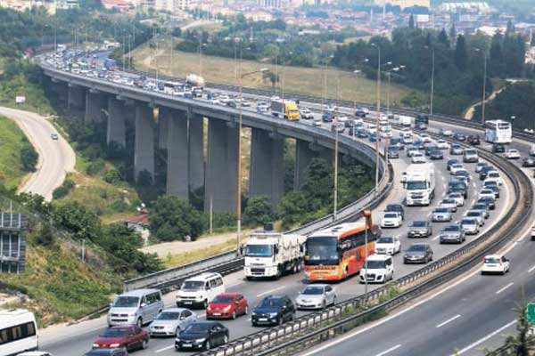 Tatilciler dönüş yolunda