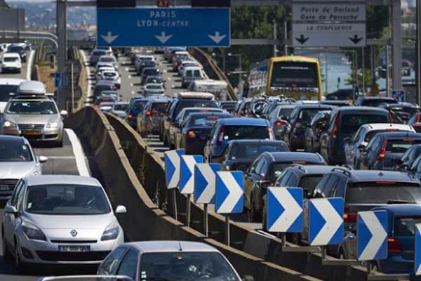 Fransa'da 'hız kontrolleri' özelleştirildi