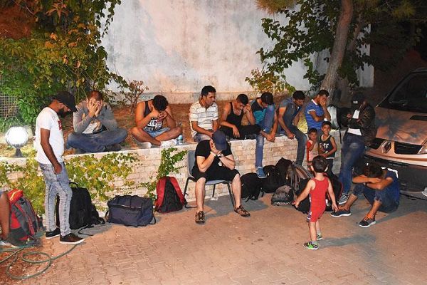 Marmaris'te 24 kaçak göçmen yakalandı