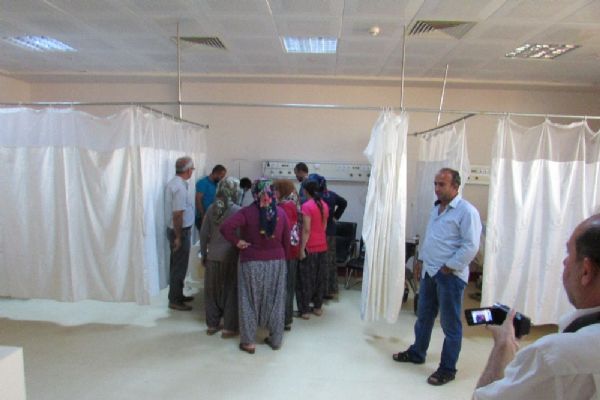 Gaziantep'te traktör römorku devrildi: 25 yaralı