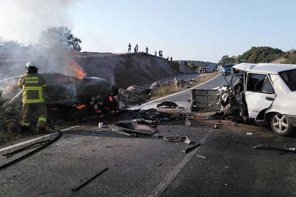 10 günlük bayram tatilinde trafik kazaları 103 can aldı